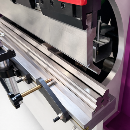 70-ton, 6ft Single-Phase CNC Press Brake with CybTouch 8 control