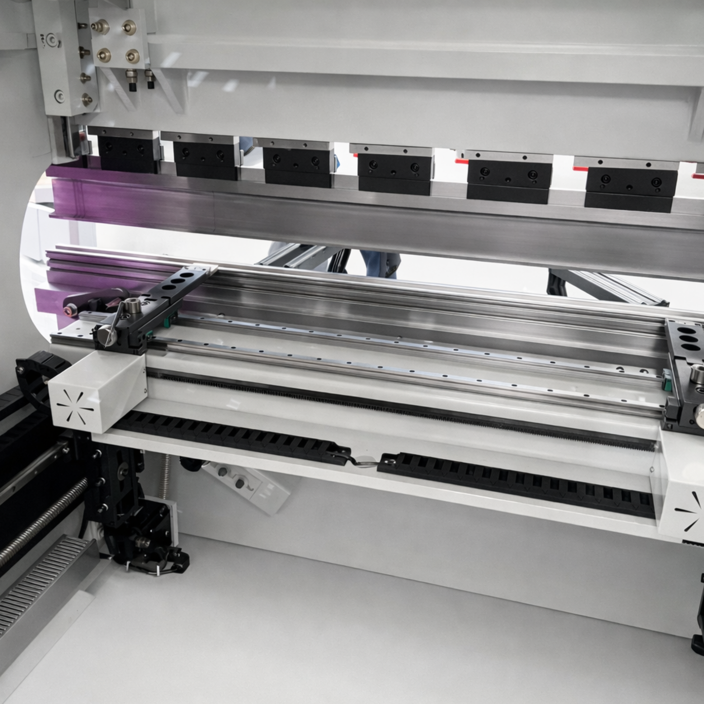 70-ton, 6ft Single-Phase CNC Press Brake with CybTouch 8 control